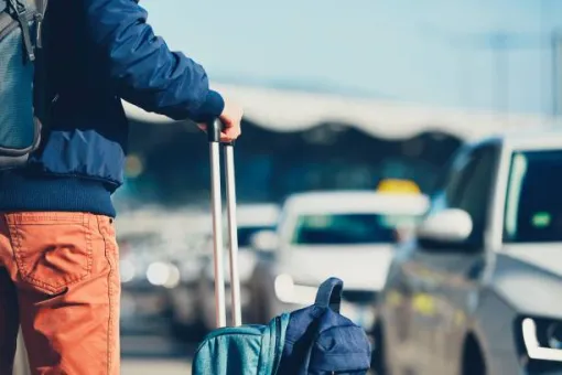 Chauffeur privé pour transfert vers l'aéroport de Lille-Lesquin à Villeneuve-d'Ascq, Villeneuve-d'Ascq, NOW VTC